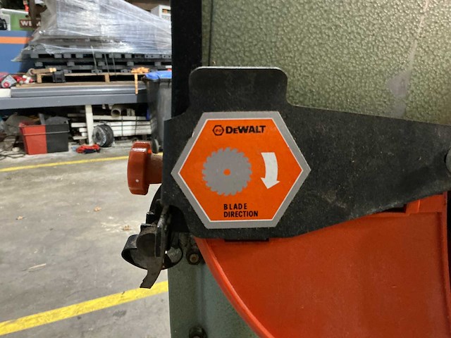 Dewalt - 1980 - radiaalafkortzaagmachine - afbeelding 6 van  15