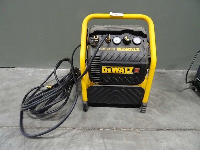 Dewalt - 2017 - qtc dpc10qtc-qs - luchtcompressor - afbeelding 1 van  3