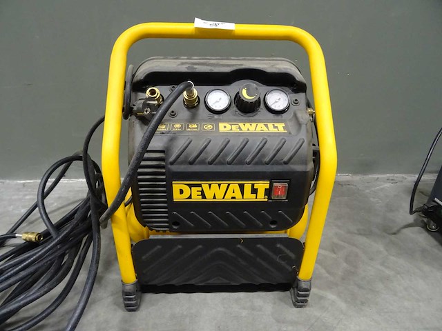 Dewalt - 2017 - qtc dpc10qtc-qs - luchtcompressor - afbeelding 2 van  3