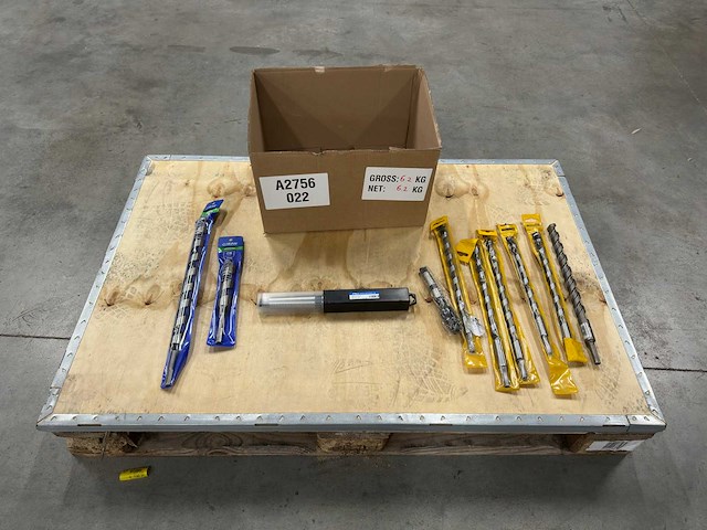 Dewalt - bits, drills and chisels (8x) - afbeelding 1 van  6