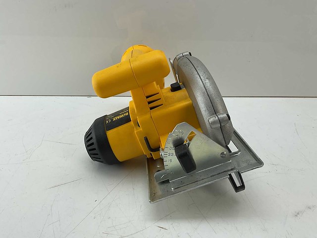 Dewalt - d23700 - cirkelzaagmachine - afbeelding 3 van  7