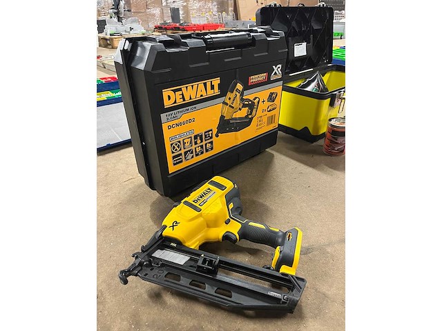Dewalt - dcn660d2 - accu tacker - afbeelding 1 van  6