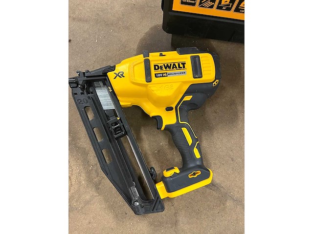 Dewalt - dcn660d2 - accu tacker - afbeelding 2 van  6