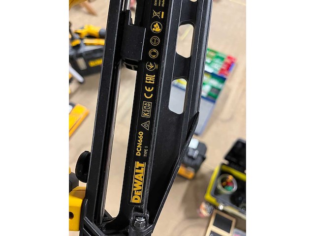 Dewalt - dcn660d2 - accu tacker - afbeelding 5 van  6