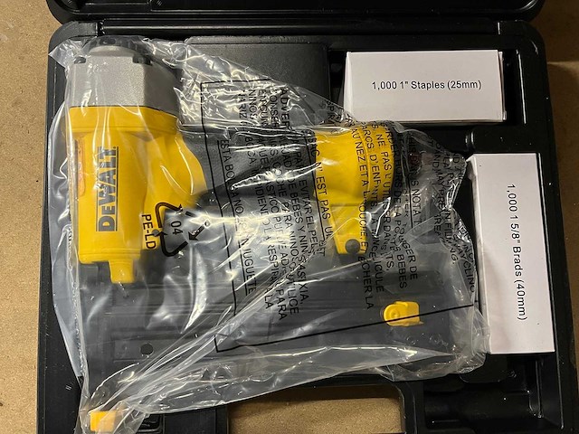 Dewalt - dpsb2in1 - combi tacker - afbeelding 2 van  2
