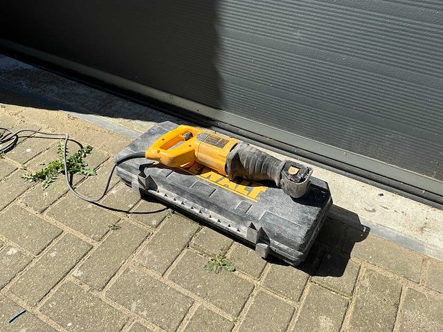 Dewalt - dw304pk-qs 2 - reciprozaag - afbeelding 1 van  11