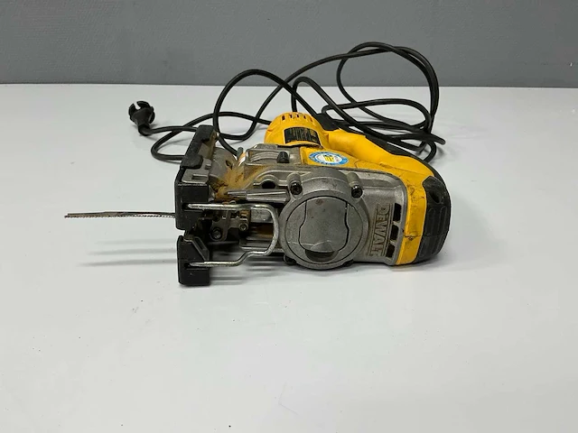 Dewalt - dw331k-qs - decoupeerzaag - afbeelding 10 van  13