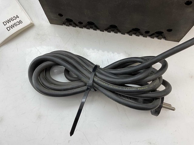 Dewalt - dw636-qs - schuurmachine - afbeelding 3 van  6