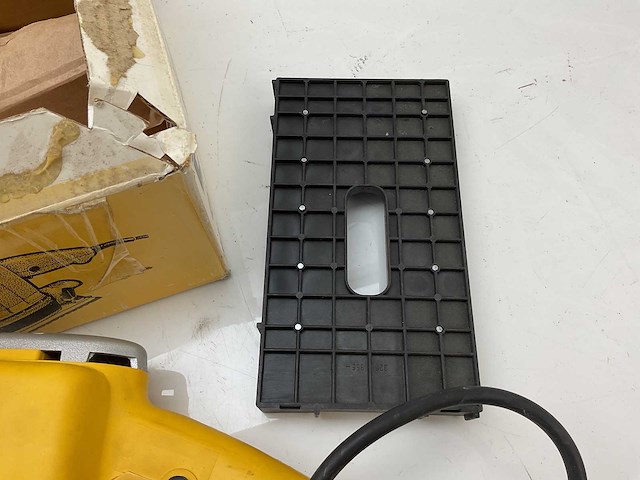 Dewalt - dw636-qs - schuurmachine - afbeelding 3 van  9