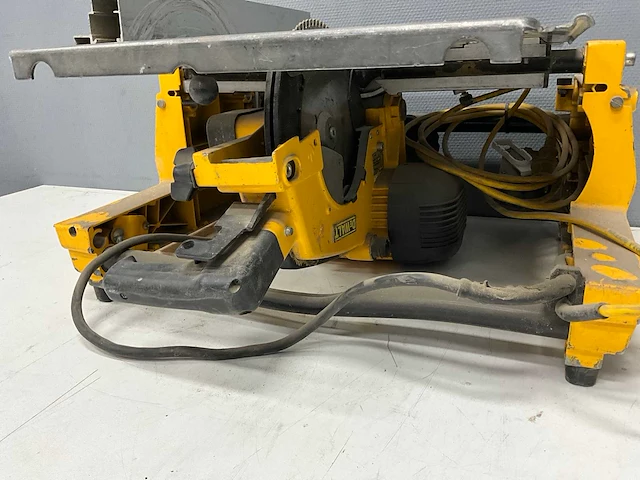 Dewalt - dw743 - tafelcirkelzaagmachine - afbeelding 1 van  7