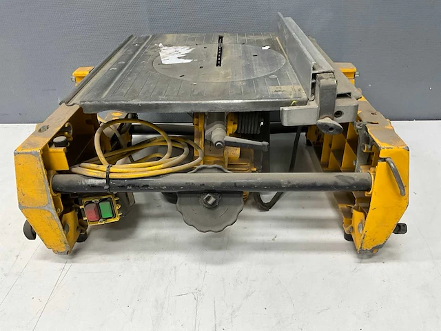 Dewalt - dw743 - tafelcirkelzaagmachine - afbeelding 3 van  7