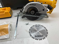 Dewalt - dw935k - handzaagmachine - afbeelding 1 van  3