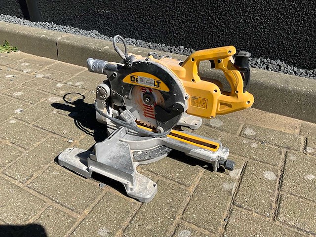 Dewalt - dws774 - q5 - afkortzaag - afbeelding 1 van  6