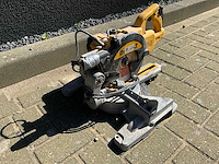 Dewalt - dws774 - q5 - afkortzaag - afbeelding 2 van  6