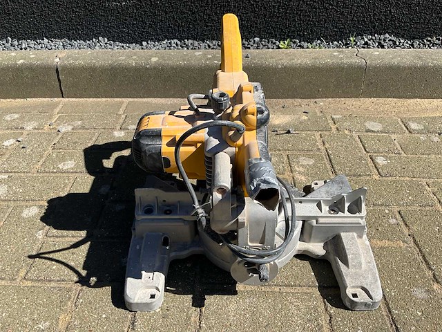 Dewalt - dws774 - q5 - afkortzaag - afbeelding 5 van  6