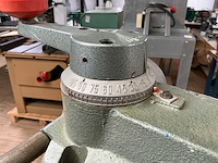 Dewalt 1600 radiaalafkortzaagmachine - afbeelding 8 van  11