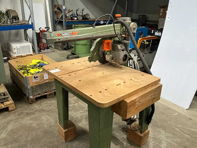 Dewalt 1600/s radiaalafkortzaagmachine - afbeelding 3 van  8