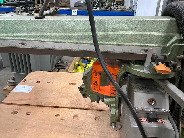 Dewalt 1600/s radiaalafkortzaagmachine - afbeelding 6 van  8