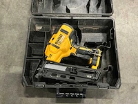 Dewalt 18v xr brushless tacker met koffer