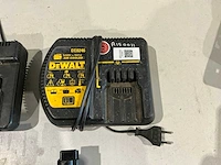 Dewalt acculader (3x) + accu (3x) - afbeelding 3 van  4