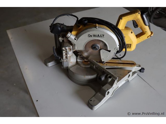 Dewalt afkort- en verstekzaag dw777-qs - afbeelding 1 van  7