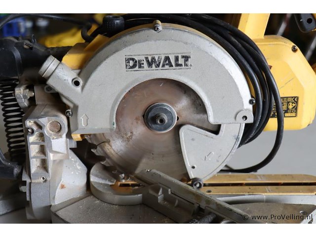 Dewalt afkort- en verstekzaag dw777-qs - afbeelding 2 van  7