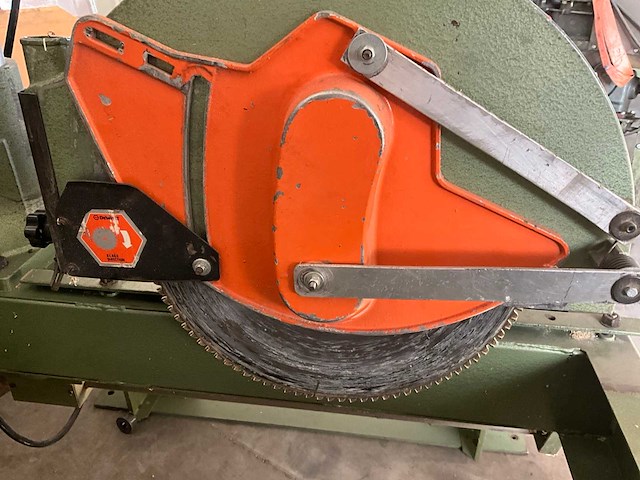 Dewalt afkortcirkelzaagmachine - afbeelding 3 van  12