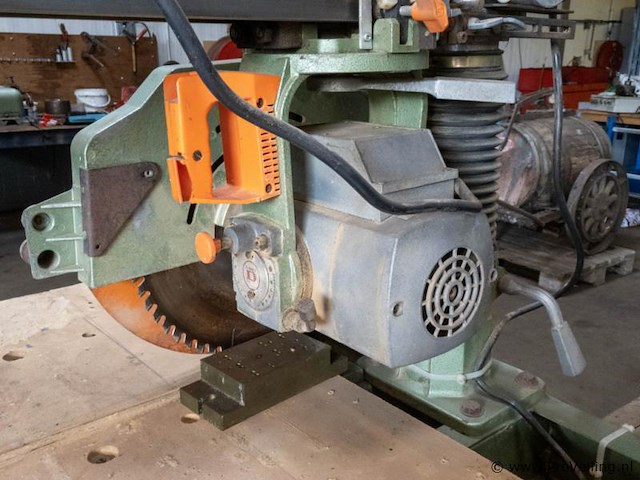 Dewalt afkortzaag - afbeelding 4 van  4