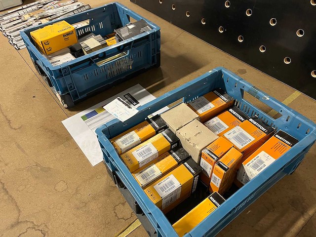 Dewalt, bostitch - spijkers, nagels & nieten (35x) - afbeelding 1 van  6