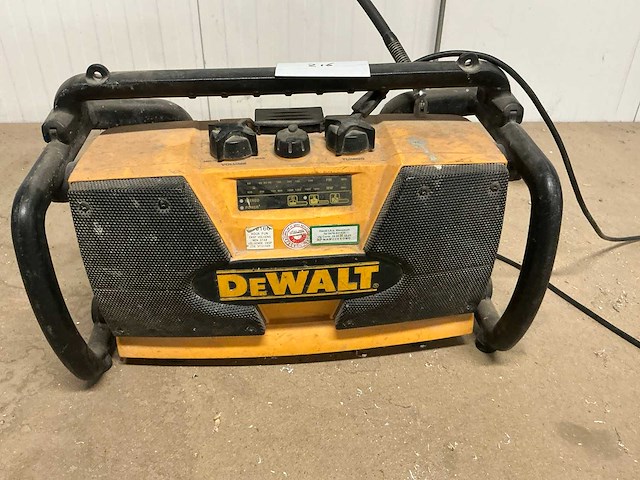 Dewalt bouwradio - afbeelding 2 van  3
