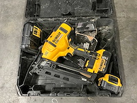 Dewalt brushless afwerktacker met accu’s/acculader/koffer - afbeelding 1 van  3