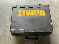 Dewalt brushless tacker met koffer/accu/afwerknagels - afbeelding 2 van  2