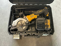Dewalt cirkelzaagmachine dcs571nt met koffer/accu/acculader - afbeelding 1 van  3