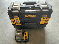 Dewalt cirkelzaagmachine dcs571nt met koffer/accu/acculader - afbeelding 3 van  3