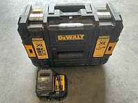 Dewalt cirkelzaagmachine dcs571nt met koffer/accu/acculader - afbeelding 3 van  3