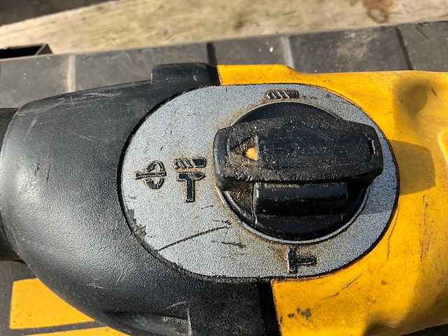 Dewalt d25124 boormachine - afbeelding 4 van  5