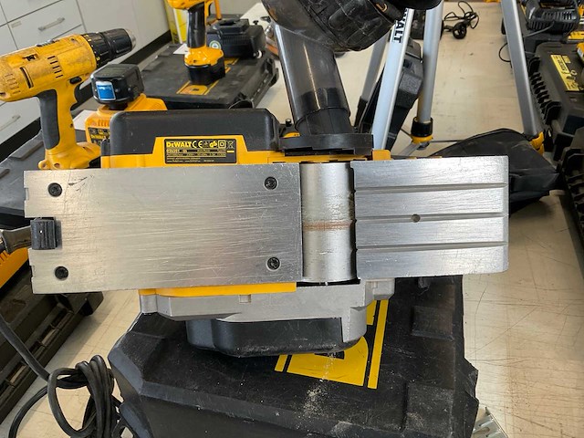 Dewalt d26501-qs schaafmachine - afbeelding 2 van  2