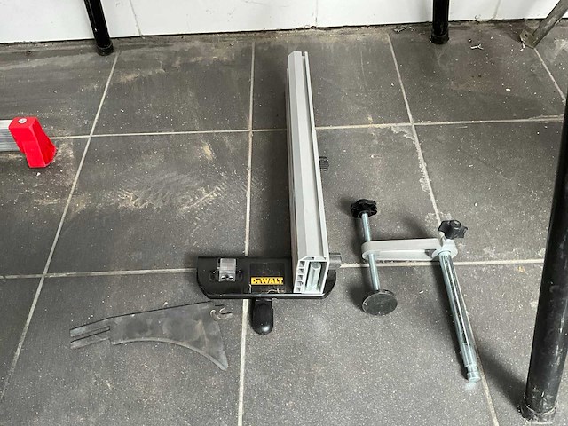 Dewalt d27107-qs combinatiezaag - afbeelding 4 van  6
