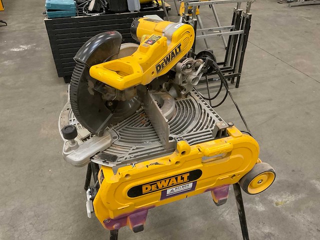 Dewalt d27107 (type 7) combinatiezaag - afbeelding 3 van  8