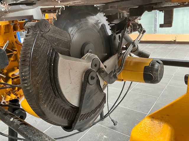 Dewalt d27107xps-qs combinatiezaag - afbeelding 5 van  7