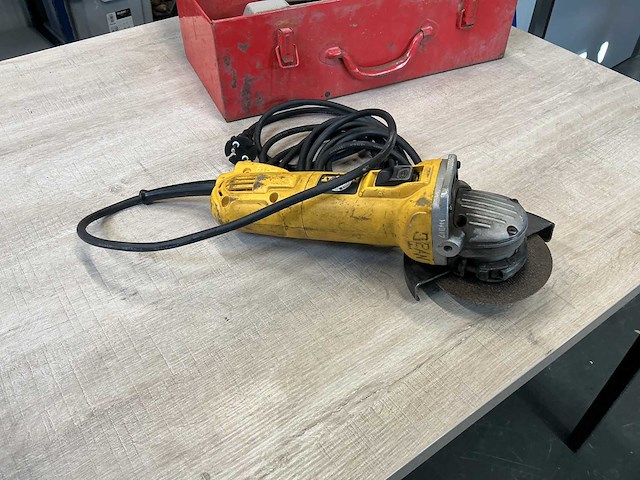 Dewalt d28134 haakse slijpmachine - afbeelding 2 van  3
