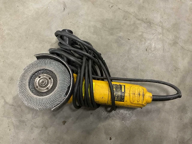 Dewalt d28153 haakse slijpmachine - afbeelding 1 van  4