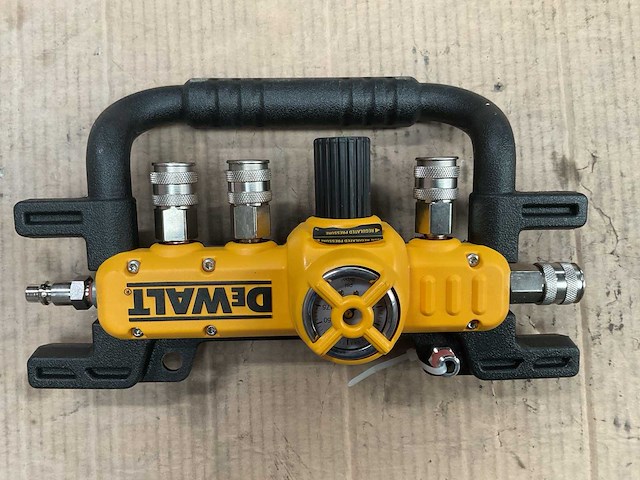 Dewalt d55040 quadraport air line splitter - afbeelding 2 van  4