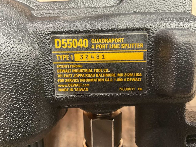 Dewalt d55040 quadraport air line splitter - afbeelding 4 van  4