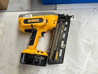 Dewalt dc 618 tacker - afbeelding 3 van  4