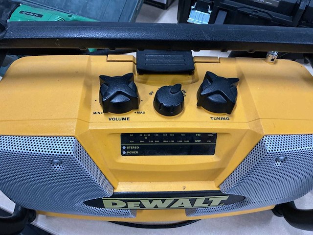 Dewalt dc010-gb/qw radio - afbeelding 2 van  4