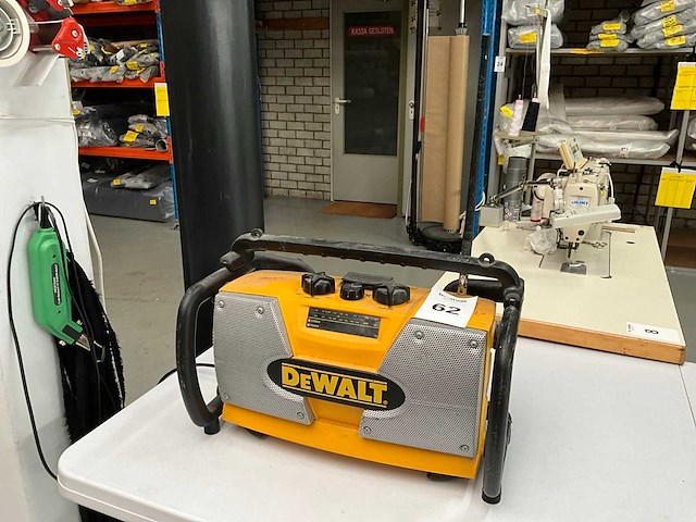 Dewalt dc010-gb/qw radio - afbeelding 1 van  5