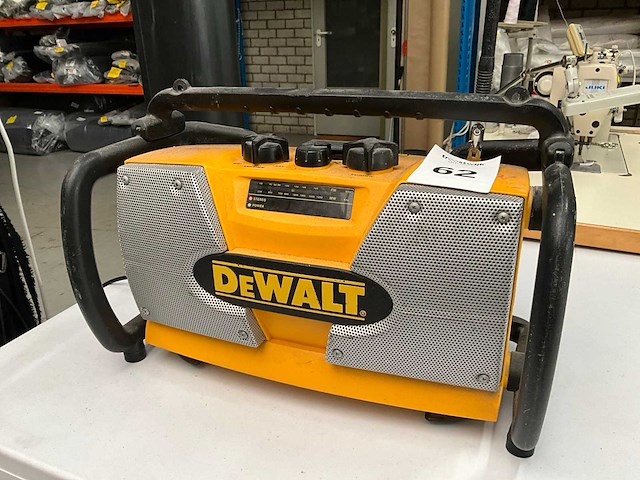 Dewalt dc010-gb/qw radio - afbeelding 2 van  5
