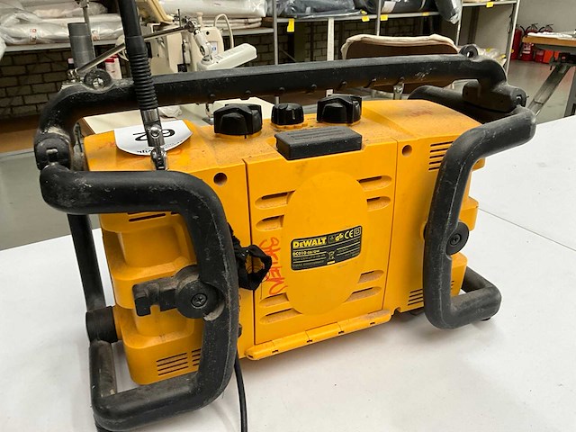 Dewalt dc010-gb/qw radio - afbeelding 4 van  5