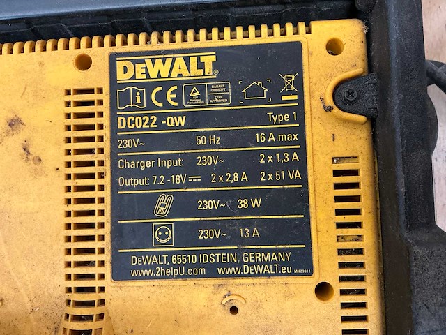 Dewalt dc022- qw bouwlamp met oplader - afbeelding 6 van  6